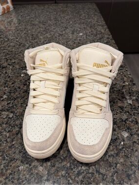 Puma Cream and Beige Mid-Top Sneakers